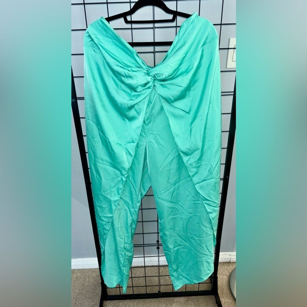 Fashion to Figure plus size seafoam green overlay wide leg pants NWT
